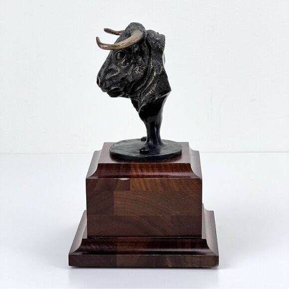 Wall Street Bull Head Sculpture Bronzed Bust - Picture 4 of 12